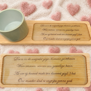 Pyrografie met epoxy schaal "Ons Moeder"